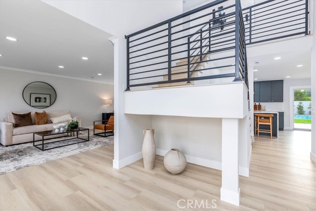 Detail Gallery Image 3 of 38 For 4401 Cezanne Ave, Woodland Hills,  CA 91364 - 4 Beds | 3 Baths