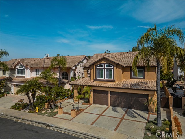 29 Calabria, Lake Forest CA: https://media.crmls.org/medias/97194839-6ad3-4d49-b4b8-c5175ecea785.jpg