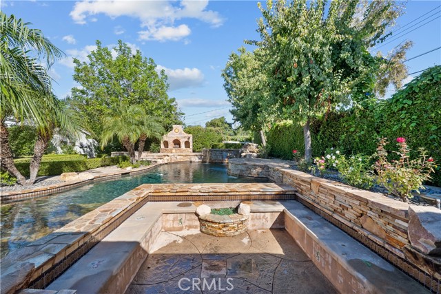 Detail Gallery Image 11 of 63 For 10132 Wish, Northridge,  CA 91325 - 4 Beds | 3 Baths