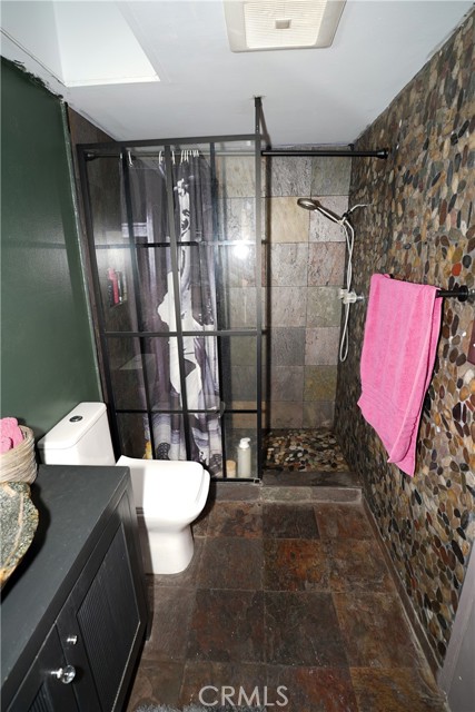 Detail Gallery Image 40 of 46 For 18954 Sherman Way #3,  Reseda,  CA 91335 - 2 Beds | 3 Baths