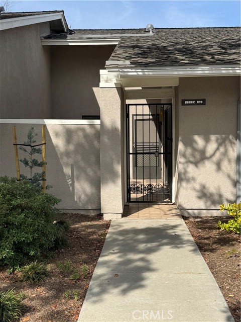 Detail Gallery Image 2 of 17 For 8566 Trinity #819C,  Huntington Beach,  CA 92646 - 2 Beds | 2 Baths