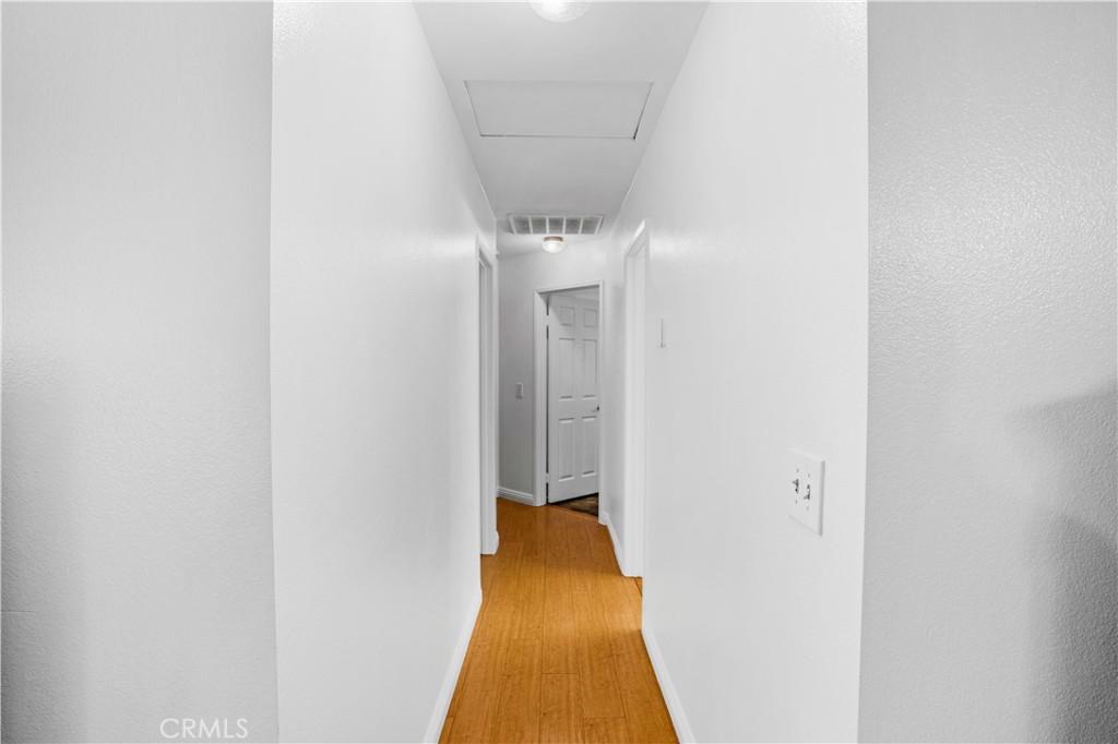 https://media.crmls.org/medias/971b09c6-e82d-4edb-93fe-048967f38efc.jpg?preset=X-Large