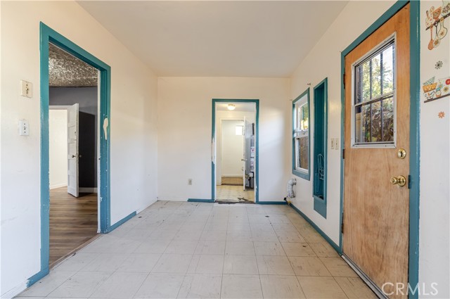 Detail Gallery Image 4 of 9 For 3961 Rockwood St, East Los Angeles,  CA 90063 - 2 Beds | 1 Baths