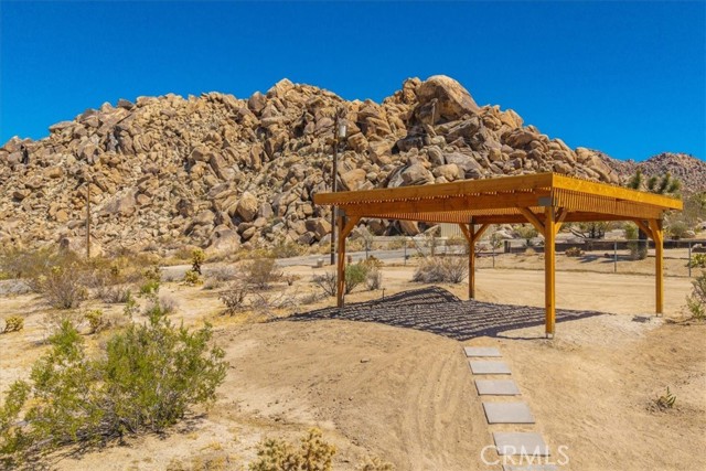 7192 Mount Shasta Avenue, Joshua Tree CA: https://media.crmls.org/medias/971b71cd-ecc3-455b-8fe4-4d8b25d3cae2.jpg