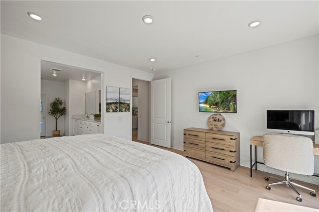 Detail Gallery Image 19 of 51 For 27731 Bridge View Pl, Valencia,  CA 91381 - 3 Beds | 3/1 Baths