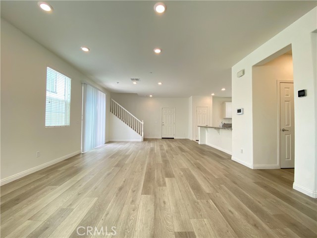 Detail Gallery Image 2 of 19 For 6129 Rosewood Way, Corona,  CA 92880 - 3 Beds | 2/1 Baths