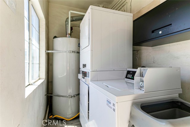 6923 Ben Avenue, North Hollywood CA: https://media.crmls.org/medias/971c487a-ef89-4c53-a023-15e1d37a3f21.jpg