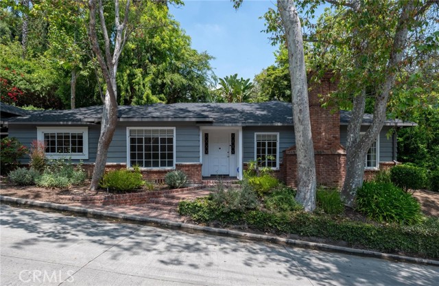 5405 Black Oak Drive, Los Angeles CA: https://media.crmls.org/medias/971c63ef-6b67-4d5e-8cd6-e53e7272c4a3.jpg