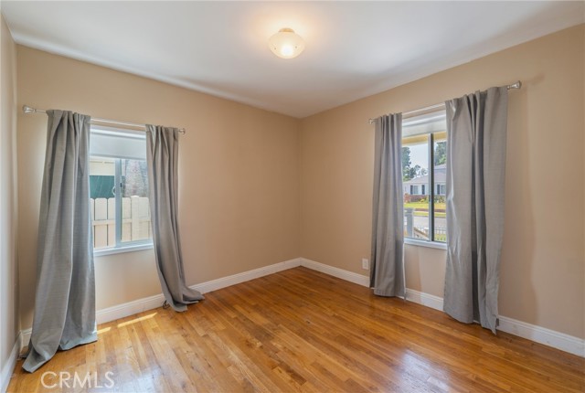 Image 6 of 30 For 5532 Pearce Avenue