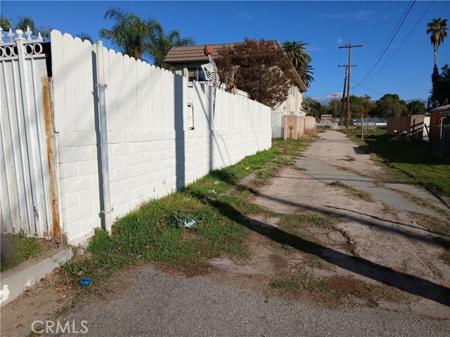 Detail Gallery Image 3 of 6 For 1695 Conejo, San Bernardino,  CA 92404 - 3 Beds | 2 Baths