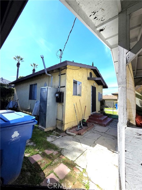 Detail Gallery Image 3 of 10 For 2482 Pomeroy Ave, Los Angeles,  CA 90033 - 4 Beds | 1 Baths