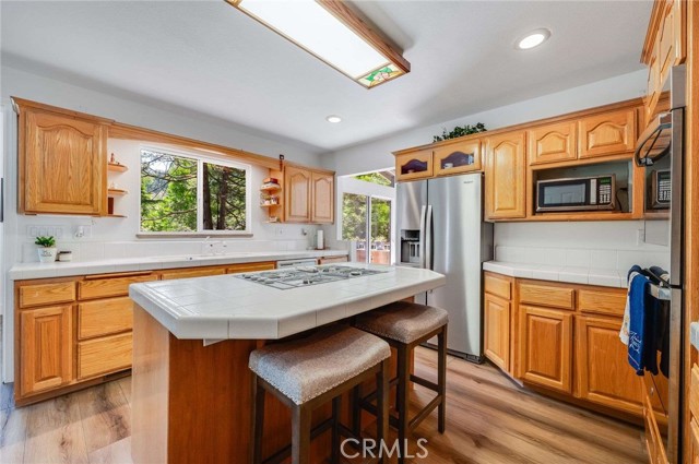 Detail Gallery Image 13 of 42 For 395 Primrose Cir #1-2,  Lake Arrowhead,  CA 92352 - 4 Beds | 3 Baths