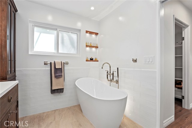 4855 Arcola Avenue, Toluca Lake CA: https://media.crmls.org/medias/971d4ab4-4d4f-4ae5-8bce-e2a34b437239.jpg