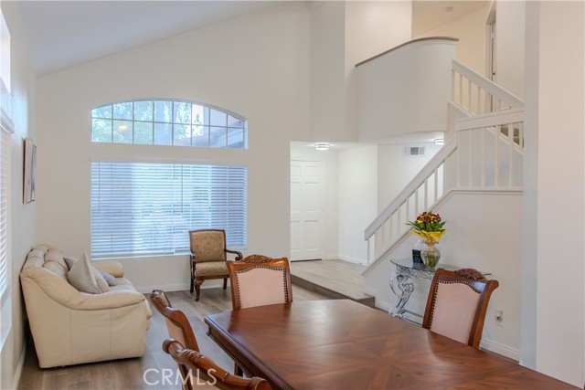 573 Hamilton Drive, Corona CA: https://media.crmls.org/medias/971e7615-bb8f-47b3-939c-d4ae5d5d4329.jpg