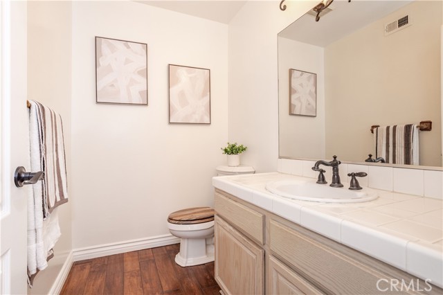 Detail Gallery Image 14 of 25 For 5240 Vantage, Valley Village,  CA 91607 - 2 Beds | 3 Baths