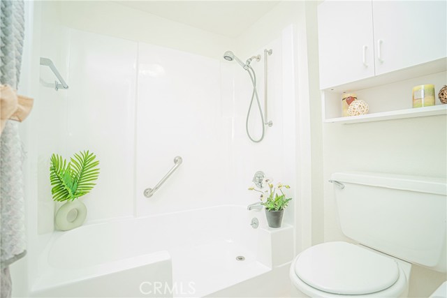 24055 Paseo Del Lago, Laguna Woods CA: https://media.crmls.org/medias/97205765-5942-404e-8a4e-0c69c7643f82.jpg