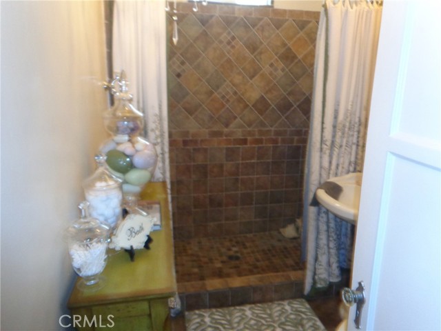 Detail Gallery Image 35 of 69 For 3855 York Bld, Los Angeles,  CA 90065 - 3 Beds | 2 Baths