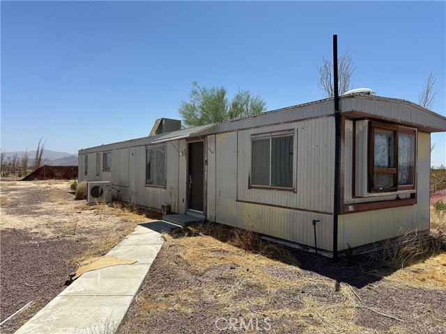 46363 Valley Center Road, Newberry Springs CA: https://media.crmls.org/medias/9721363c-d01d-4b21-bbd4-b9ab1d4c532e.jpg