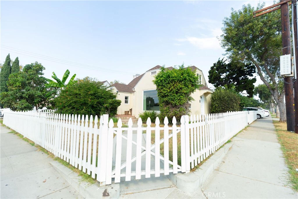 MLS #OC25221176 image #38