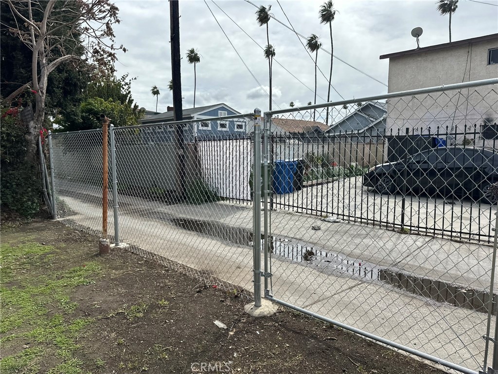 https://media.crmls.org/medias/9721da3e-e6ad-494f-bcb5-3d207bbae0d8.jpg?preset=X-Large