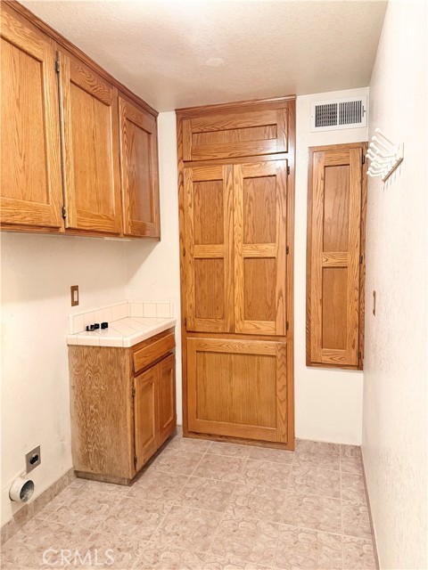 Detail Gallery Image 15 of 53 For 5561 Brighton Ct, Atwater,  CA 95301 - 3 Beds | 2/1 Baths