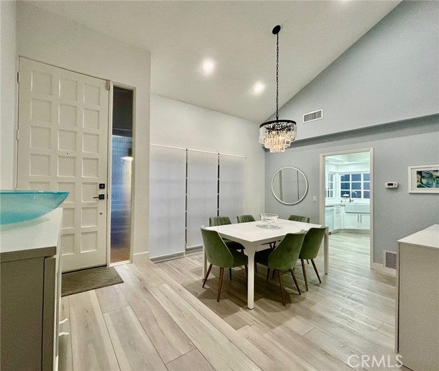 Detail Gallery Image 2 of 17 For 446 Vista Roma, Newport Beach,  CA 92660 - 3 Beds | 2/1 Baths