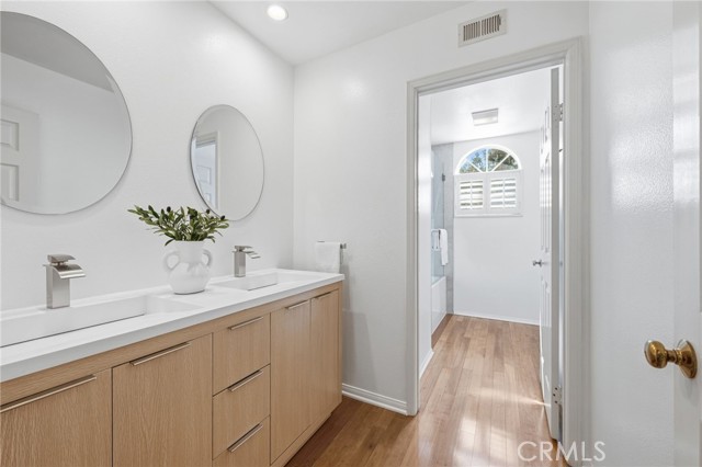 Detail Gallery Image 27 of 38 For 777 Covewood Street, Oak Park,  CA 91377 - 4 Beds | 3 Baths