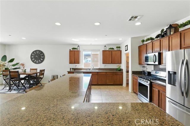 7043 W Avenue L5, Lancaster CA: https://media.crmls.org/medias/9722b0f6-c4ee-4879-aa64-b4ee5caa0ef1.jpg