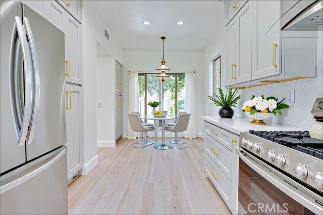 417 Bay Hill Drive, Newport Beach CA: https://media.crmls.org/medias/9722f60d-0fe3-4c00-bbe7-073bb6150c9b.jpg