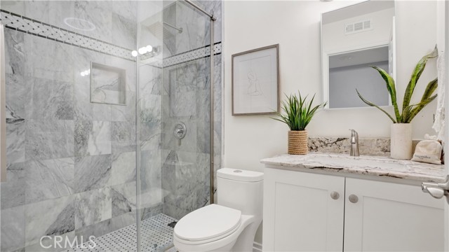 25012 Express Drive, Laguna Hills CA: https://media.crmls.org/medias/9722fb60-3234-4f64-ba55-2472d9c905ed.jpg
