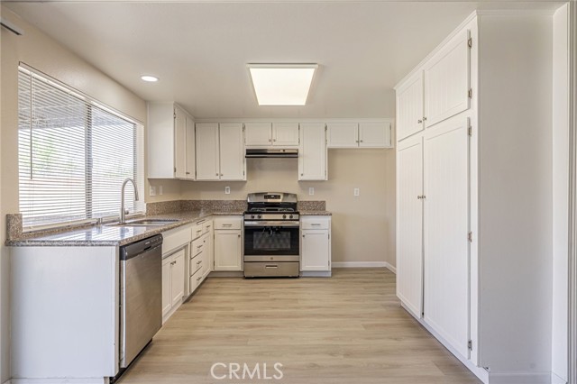 Detail Gallery Image 14 of 37 For 44125 Rodin, Lancaster,  CA 93535 - 4 Beds | 2 Baths