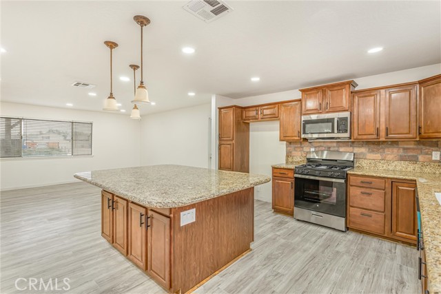 19891 Talihina Road, Apple Valley CA: https://media.crmls.org/medias/97236253-dfd6-4009-ada6-bfed0c93b22f.jpg