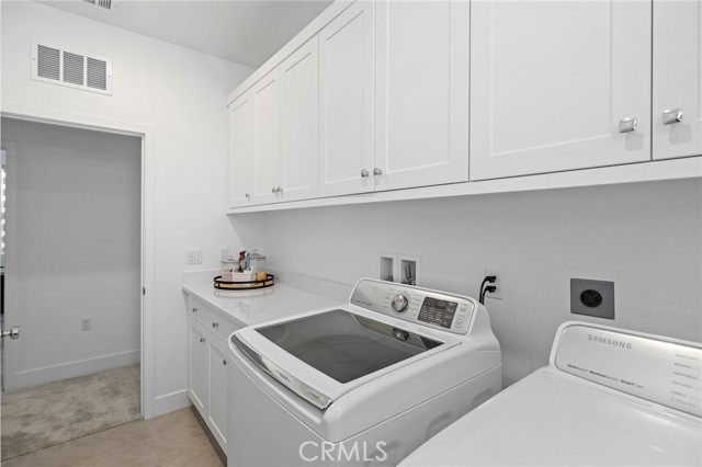 Detail Gallery Image 24 of 57 For 236 Yerba, Irvine,  CA 92618 - 4 Beds | 3/1 Baths