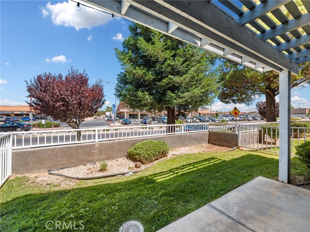 Detail Gallery Image 29 of 31 For 13300 Spring Valley #C,  Victorville,  CA 92395 - 2 Beds | 2 Baths