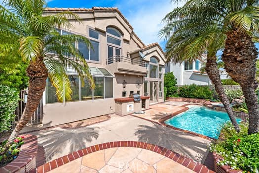 18 Beaconsfield, Rancho Santa Margarita CA: https://media.crmls.org/medias/972545bf-0b1c-4dd9-87a6-cba4bcbab876.jpg
