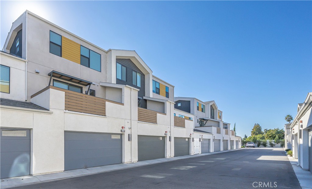 12234 Greenleaf Lane