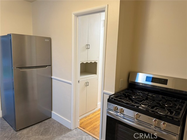 Detail Gallery Image 13 of 31 For 1645 21st St, Manhattan Beach,  CA 90266 - 3 Beds | 1 Baths