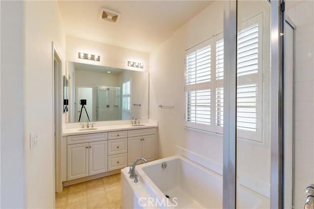 651 E Valencia Street, Anaheim CA: https://media.crmls.org/medias/9725d5f0-fe08-4ea2-b134-60190ae371d0.jpg