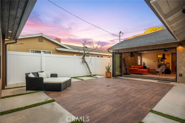 7424 W 85th Street, Los Angeles CA: https://media.crmls.org/medias/97262cc3-e9fe-41ca-bb5d-90fb71d24a27.jpg