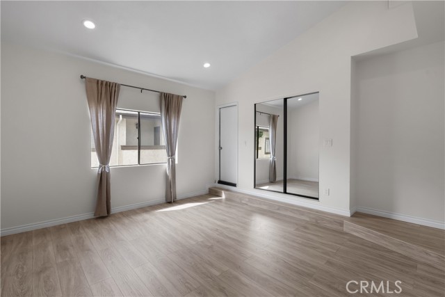 Detail Gallery Image 15 of 20 For 7650 Topanga Canyon Bld #5,  Canoga Park,  CA 91304 - 2 Beds | 3 Baths