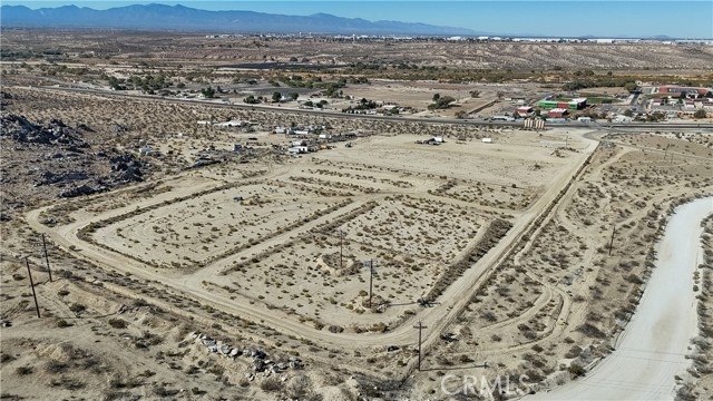 15321 Walton Road, Oro Grande CA: https://media.crmls.org/medias/9726a6bc-1fc9-4cd3-8066-26f8ca75e950.jpg