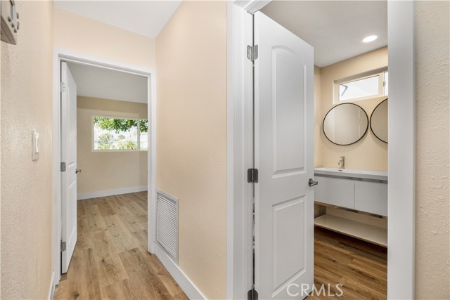 Detail Gallery Image 29 of 49 For 17124 Saticoy St, Lake Balboa,  CA 91406 - 3 Beds | 2 Baths