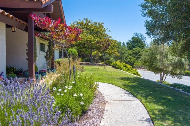 Detail Gallery Image 2 of 33 For 628 Saint Andrews Way, Lompoc,  CA 93436 - 4 Beds | 2/1 Baths