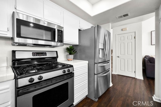 1055 S Sundance Drive, Anaheim Hills CA: https://media.crmls.org/medias/9727b854-ebaa-491a-b439-735fc14120ed.jpg