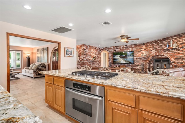 Detail Gallery Image 32 of 69 For 40809 20th St, Palmdale,  CA 93551 - 5 Beds | 2/1 Baths