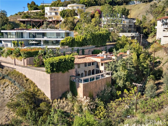 Detail Gallery Image 59 of 74 For 1316 Beverly Grove Pl, Beverly Hills,  CA 90210 - 5 Beds | 7/2 Baths