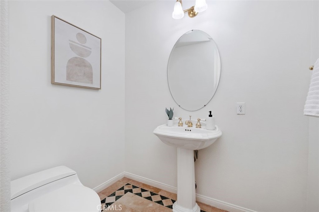 https://media.crmls.org/medias/97290856-1bbf-409f-b3b5-98d520a54952.jpg?preset=X-Large