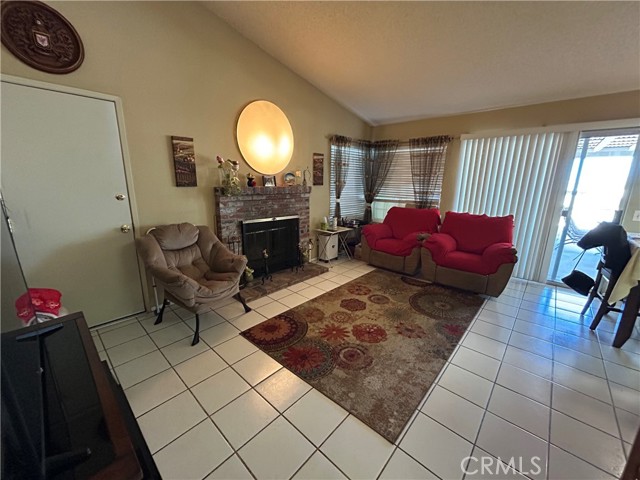 Detail Gallery Image 10 of 34 For 12734 Laurel Oak, Victorville,  CA 92392 - 3 Beds | 2 Baths