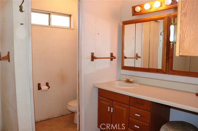 Detail Gallery Image 8 of 18 For 9632 Juniper St, Apple Valley,  CA 92308 - 5 Beds | 3 Baths