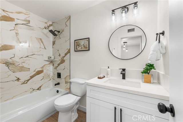 Detail Gallery Image 36 of 54 For 22015 Romar St, Chatsworth,  CA 91311 - 4 Beds | 3 Baths